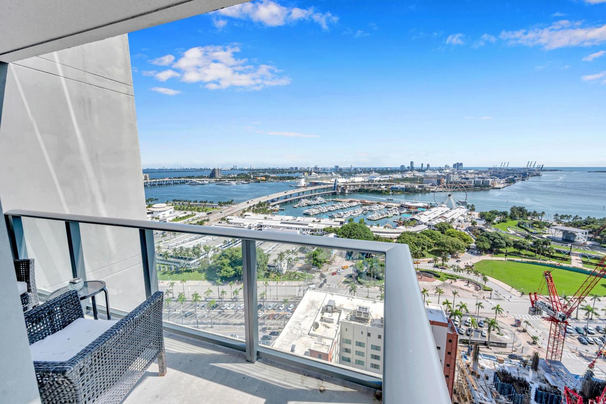 Mesmerizing Views Corner Condo マイアミ エクステリア 写真